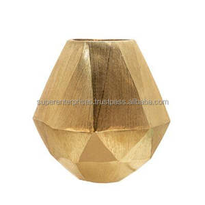 Vase à fleurs en métal artisanal traditionnel pour une décoration intérieure classique, accent décoratif pour table de salon. - Product Image 6