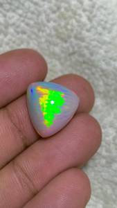 Opale d'Éthiopie naturelle de qualité supérieure, blanche avec des reflets multicolores arc-en-ciel, pierre de naissance, pierre de guérison, 6 carats - Product Image 2