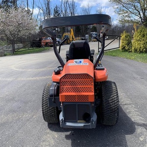 Tondeuse autoportée Kubota ZG227 authentique offrant une puissance fiable pour l'entretien des pelouses résidentielles et commerciales - Product Image 5