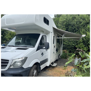 Autocaravana de gran tamaño para viajes familiares y comodidad en viviendas de larga estancia. - Product Image 1