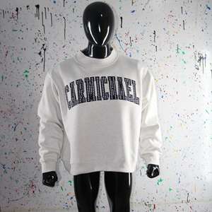 Sudadera CARMICHAEL WHITE con Cuello Alto, 100% Bordado con Apliques de Puntos Blancos y Negros, Sudadera de Cuello Ancho con Hilos Finos - Product Image 3