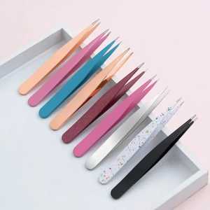 Pinzas para Cejas de Acero Inoxidable con Punta Inclinada SEVMEK INSTRUMENTS para una Depilación Precisa, Aplicaciones Profesionales de Belleza - Product Image 6