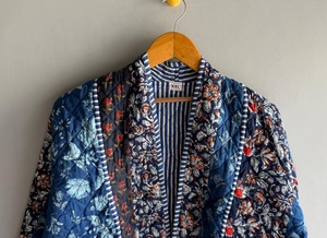 Chaqueta acolchada de algodón con estampado floral azul para mujer, abrigo de mezclilla con patchwork, ropa exterior informal de invierno con bolsillos, regalo para ella. - Product Image 4