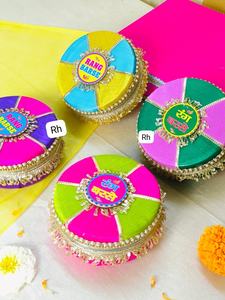 Caja de Regalo Festiva Rang Barse Hecha a Mano, Vibrantes Baúles Decorativos Holi con Ribete de Encaje de Perlas y Paneles de Satén - Product Image 2