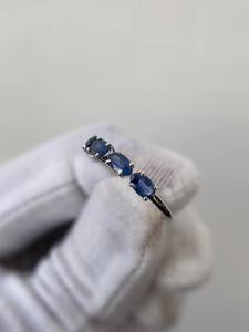 Anillo de zafiro natural con corte ovalado, cinco piedras de zafiro, anillo de compromiso, joyería de zafiro azul para ella - Product Image 5