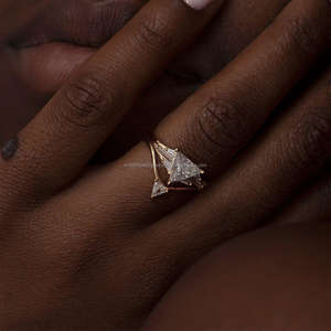 แหวนแต่งงาน/หมั้นเพชรเลี้ยงในห้องปฏิบัติการ IGI/GIA วินเทจ ทองคำ 14k สีเหลือง สำหรับทั้งชายและหญิง ทองคำแท้คุณภาพสูง เหมาะสำหรับงานฉลองครบรอบ - Product Image 3