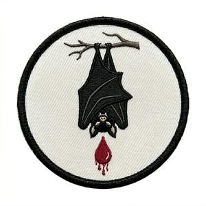 Patch brodé personnalisé Gothique Chauve-souris Tenant un Cœur, Badge thermocollant rond pour vêtements de vampire, veste, bricolage, vente en gros - Product Image 2