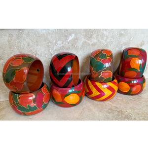 Bracelet en résine rose clair élégant avec finition lisse brillante parfait pour les collections de bijoux de mode modernes et l'usure de style quotidien - Product Image 3