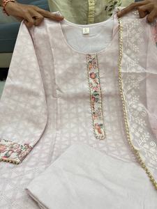 Colección Festiva: Elegante Vestido de Gasa con Estampado Animal y Floral, Estilo Imperio - Atuendo Moderno y Cómodo para el Verano - Product Image 2