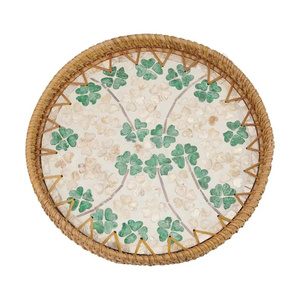 Bandeja Redonda de Ratán Hecha a Mano con Incrustaciones de Madreperla Verde, Bandeja Decorativa Artística Tropical Costera para Mesa de Centro - Product Image 1