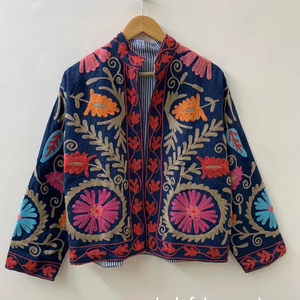Manteau kimono long d'hiver vintage en velours brodé Suzani, style bohème, 100% coton, design indien - Product Image 1