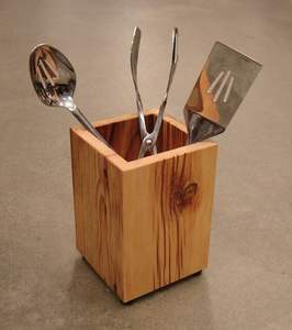 Organizador de Escritorio de Madera Cuadrado Ecológico con Diseño Floral de Alta Calidad, Diseñado a Medida, con Portaplumas Creativos - Product Image 1