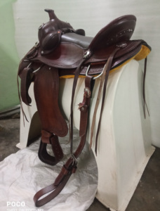 Selle de course de chevaux de style américain en cuir véritable légère, fabriquée à la main, disponible en gros avec personnalisation - Product Image 4