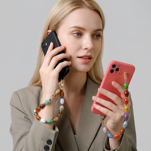 La collection artisanale de porte-clés personnalisés en acrylique et résine colorés, écologiques, pour coque de smartphone - Product Image 1