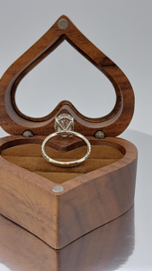 Elegante Anillo de Compromiso con Diamante Ovalado de 2.5 Quilates, Oro Sólido de 18K, Engaste de Garras, Banda Pavé, Joyería Fina Clásica para Mujer - Product Image 5