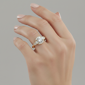 แหวนหมั้นเพชรทรงบาแกตต์ประดับด้วยเพชรแบบเฮโล ชุบทองคำสีกุหลาบ ตัวเรือนทองคำแบบหนามเตย สำหรับเพชรที่ได้รับการรับรอง - Product Image 6