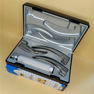 Laryngoscope conventionnel standard Macintosh à 3 lames (2-3-4) pour adulte, en acier inoxydable AISI 304, manuel, réutilisable, autoclavable - Product Image 2