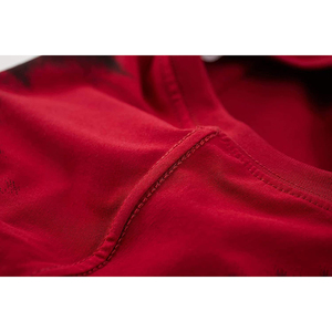 Camiseta Tie Dye para Hombre, Manga Corta, Cuello Redondo, Corte Regular Informal, Tejido de Punto, Diseño Estampado Rojo y Negro - Product Image 4