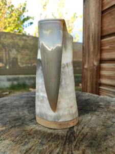 Chope en corne de viking haut de gamme, artisanale, pour hydromel, bière et festivals sur le thème du Moyen Âge - Product Image 4