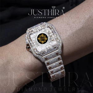 Montre en or rose sertie de diamants Moissanite la plus vendue pour hommes, montre-bracelet de luxe entièrement sertie avec une construction durable, disponible à la vente - Product Image 2