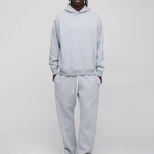 Ensemble de survêtements personnalisés pour hommes : sweat à capuche et combinaison de haute qualité avec logo sur mesure - Product Image 1