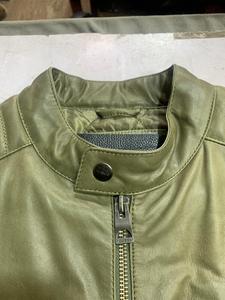 Veste en cuir d'hiver de haute qualité, logo personnalisé sur le devant, streetwear tendance avec col montant, vestes 100% cuir véritable - Product Image 6