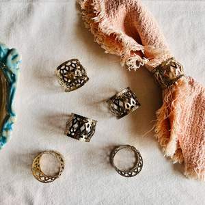 Anillo para Servilletas de Metal Estilo Heritage, Diseñado para Experiencias Gastronómicas Tradicionales y un Estilo Clásico para la Mesa - Product Image 4