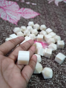 ลูกเต๋ากระดูกธรรมชาติงานฝีมือทำด้วยมือที่ได้แรงบันดาลใจจากไวกิ้งเพื่อความบันเทิงขายส่ง - Product Image 4