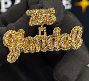 Colgante Personalizado con Nombre en Moissanita Helada, Plata de Ley 925, Bañado en Oro, Estilo Hip Hop, Collar Unisex - Product Image 1