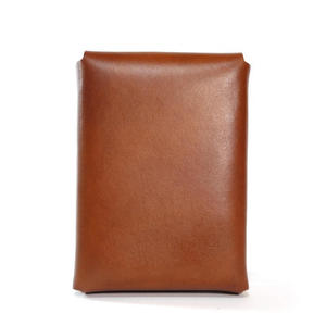 Étui à cartes en cuir marron avec fermeture à pression pour le rangement de jeux de poker, porte-cartes portable, finition mate, coins carrés - Product Image 5