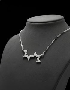 Collier pendentif en or et diamants de luxe Zyorio Jewels, symbole de l'éternité pour femme, cadeau de fiançailles, de mariage ou d'anniversaire - Product Image 3