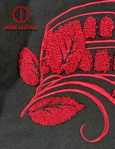 แจ็คเก็ตวาร์ซิตี้ถักนิตติ้งสำหรับผู้ชาย แบบ OEM สั่งทำพิเศษสำหรับฤดูหนาว สไตล์สตรีทแวร์สุดหรู ตกแต่งด้วยงานปักไหมเชนีล ขนแกะ หนัง และกระดุม - Product Image 5