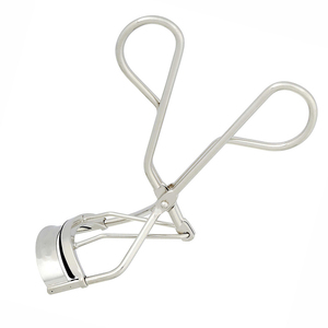 Les professionnels les plus branchés utilisent des recourbe-cils en acier inoxydable allemand avec des coussinets jetables pour les cils artificiels. - Product Image 5