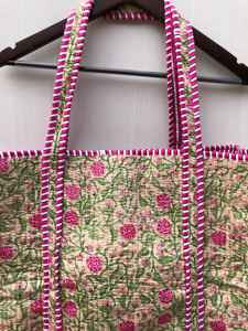 Sac fourre-tout matelassé en coton imprimé floral fait main, vert, imprimé au tampon, écologique, sac à bandoulière pour l'été, l'automne et le printemps - Product Image 2