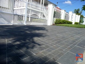 Borde de piscina de piedra caliza de basalto negro de Vietnam y baldosas de pavimento flameadas con borde curvo y cuadrado - Product Image 6