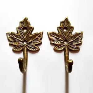 Ganchos de pared metálicos con acabado elegante para baño, toallero, perchero de pared para el hogar. - Product Image 1