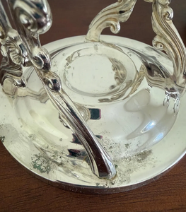 Crisol de metal plateado pulido clásico con asa, base de pedestal con adornos ornamentados, quemador de incienso de latón hecho a mano de primera calidad - Product Image 6