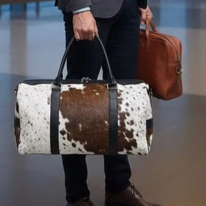 Bolsa de Viaje de Cuero Vacuno Vintage, Bolsa de Fin de Semana de Gran Capacidad, Hecha a Mano, Ligera, con Cierre, Portátil y Moderna - Product Image 1