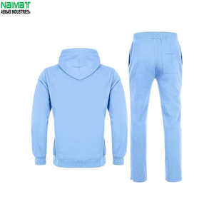 Conjunto Deportivo de Felpa Azul Claro Premium para Hombre - Conjunto de Dos Piezas con Sudadera con Capucha y Bolsillo Tipo Canguro - Product Image 2