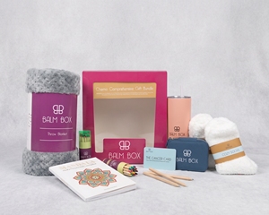 Caja de Regalo para Quimioterapia con Manta, Libro para Colorear, Calcetines y Vaso, Diseño Moderno para Apoyo en la Recuperación - Product Image 2