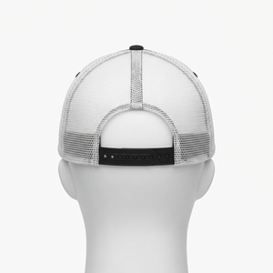 Gorra Trucker Negra y Blanca para Hombre, Malla Trasera, Gorra de Béisbol, Logotipo Personalizado Bordado, Ajustable con Cierre a Presión - Product Image 4