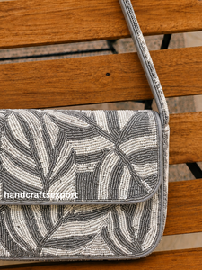 กระเป๋าสะพายไหล่ลูกปัดสไตล์โบโฮทำมือสุดหรู |   กระเป๋าแฟชั่นผู้หญิงลายใบไม้สีเทา ทันสมัย แข็งแรง พกพาสะดวก สำหรับมืออาชีพ |   สั่งทำพิเศษ - Product Image 4