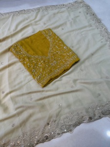 Sari de Seda Crema Elegante de AARA Fashion con Bordado Dorado, Blusa Amarilla, para Bodas y Ocasiones Especiales, Tradicional, Largo hasta el Suelo, de Gujarat - Product Image 5