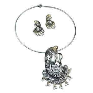 Ensemble de bijoux Ganesha en argent artisanal traditionnel |   Collier et boucles d'oreilles avec pendentif en pierre blanche |   Bijoux pour occasions festives - Product Image 4