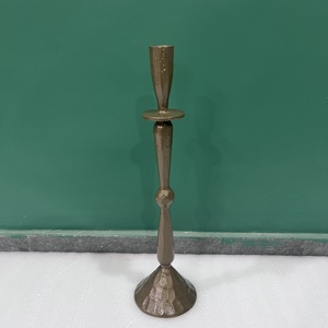 Porte-bougie décoratif artisanal en aluminium, finition dorée, pour décorations de Noël, de la Saint-Valentin et de mariage - Product Image 4