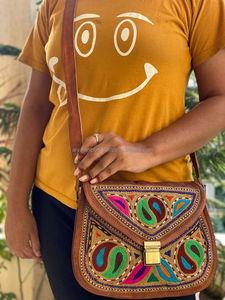 Bolso Bandolera Cruzado de Cuero de Cabra Vintage de 9*11 Pulgadas, Bordado, Estilo Casual de Lujo, Forro de Cuero Genuino, Cierre de Broche - Product Image 4