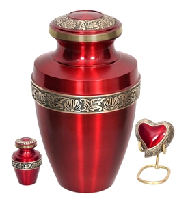Ensemble d'urnes funéraires sculptées à la main avec motif botanique complexe, comprenant une grande urne funéraire, un souvenir commémoratif et une urne en forme de cœur - Product Image 1