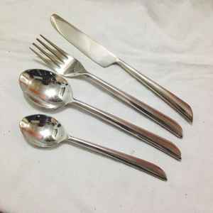 Juego de Cubiertos de Acero Inoxidable de 4 Piezas al por Mayor: Cuchillo, Tenedor, Cuchara y Cucharilla con Acabado Pulido Elegante. - Product Image 6