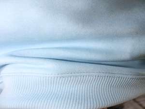 Sudadera TEACH SKY BLUE con cuello alto, 100% algodón, con apliques bordados en NEGRO, cuello ancho, hilos finos - Product Image 6