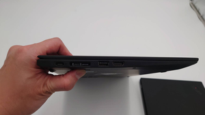 ราคาสุดคุ้ม แล็ปท็อป Lenovo ThinkPad X1 Carbon Gen6 มือสอง ขนาด 14 นิ้ว Intel Core i5 รุ่นที่ 8 แรม 8GB SSD 256GB พร้อมราคา - Product Image 4